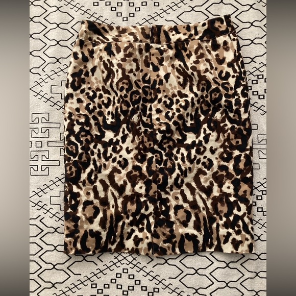 Merona Dresses & Skirts - Leopard animal print stretch straight pencil skirt Womens 8 Office Siren Mob New